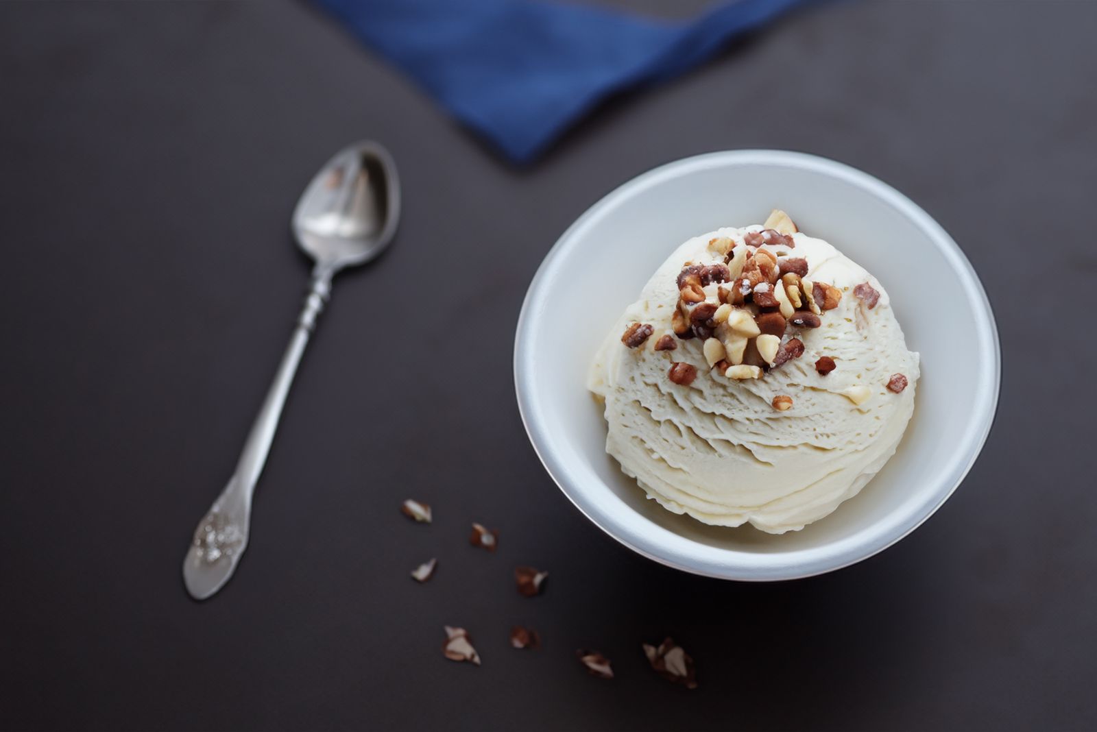 Decomposable – back to nature, very little carbon footprint. Disposable items made from renewable resources – sugarcane bagasse pulp.